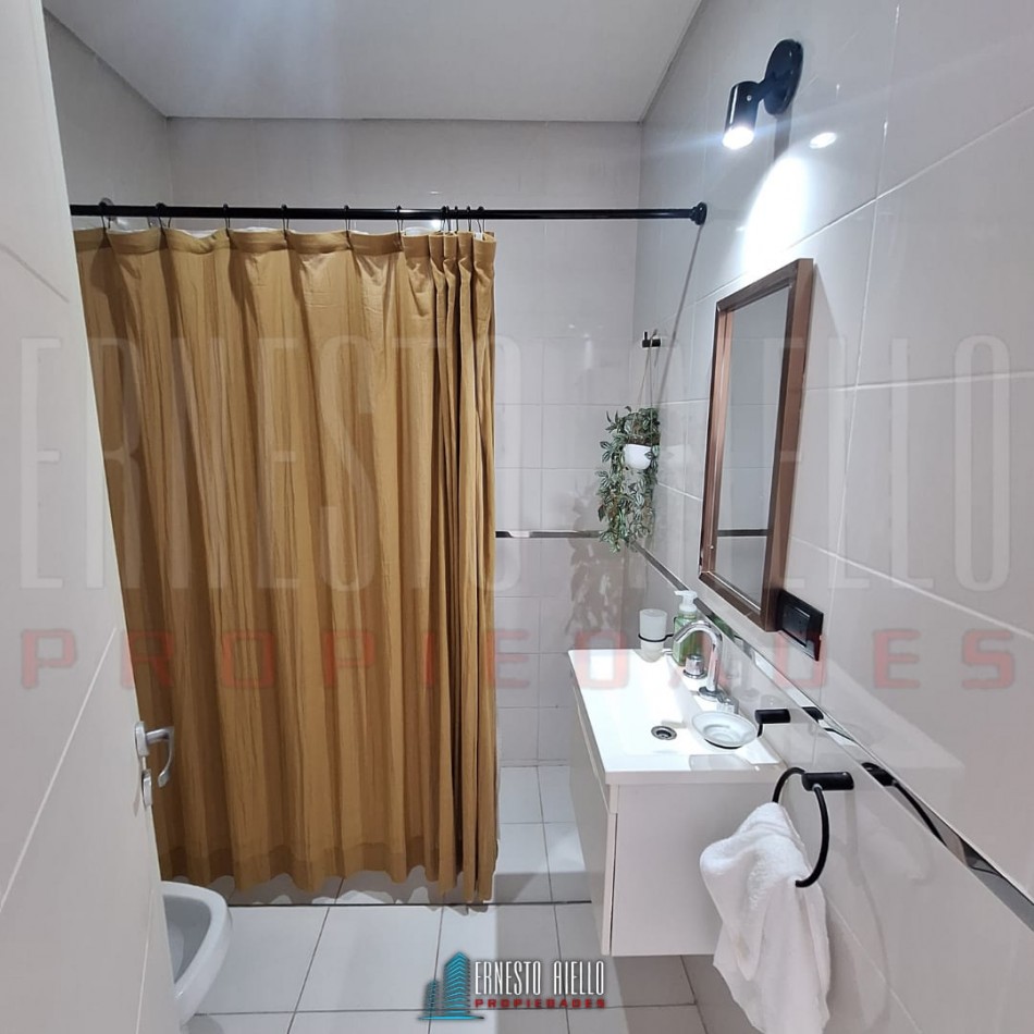 VENTA DEPARTAMENTO DOS AMBIENTES CON BALCON EN QUILMES CENTRO.