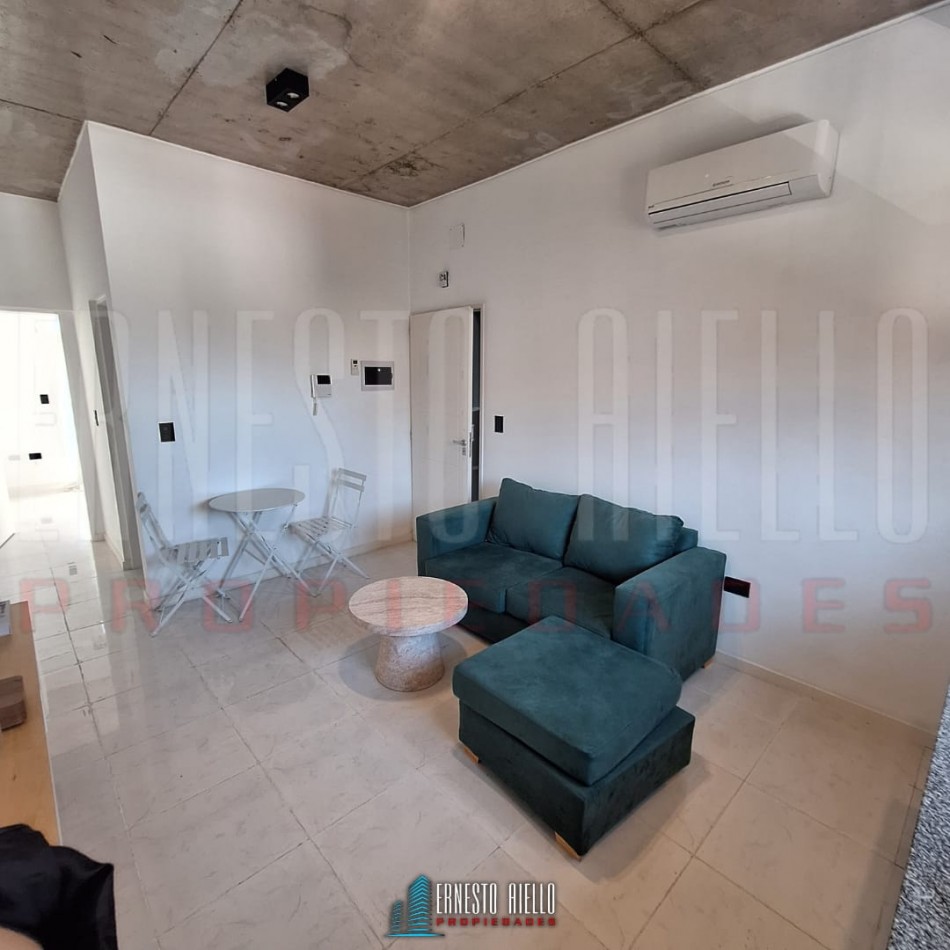 VENTA DEPARTAMENTO DOS AMBIENTES CON BALCON EN QUILMES CENTRO.