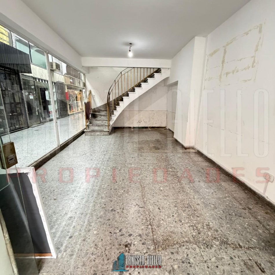ALQUILER LOCAL COMERCIAL CALLE MORENO, QUILMES CENTRO.