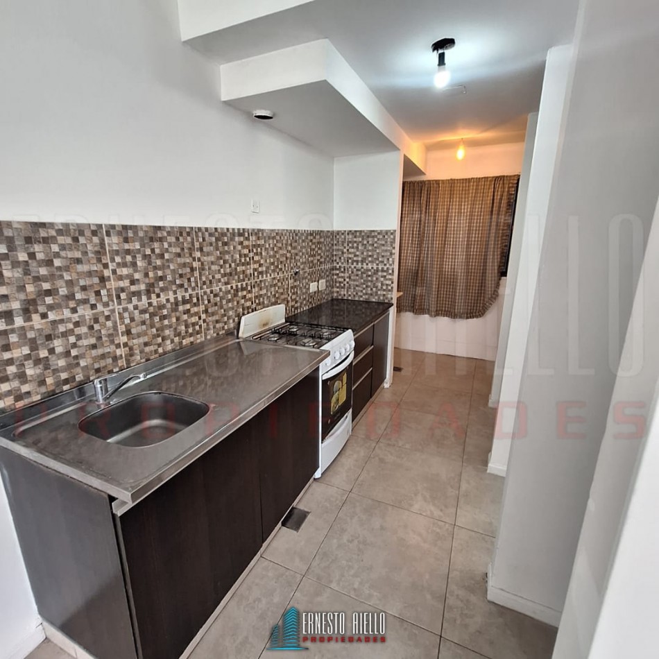 ALQUILER DEPARTAMENTO 3 AMBIENTES CON COCHERA Y PATIO