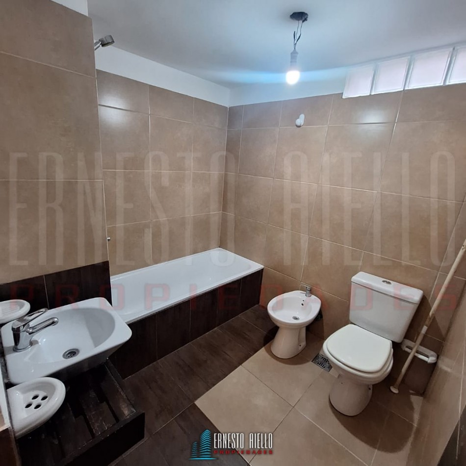 ALQUILER DEPARTAMENTO 3 AMBIENTES CON COCHERA Y PATIO