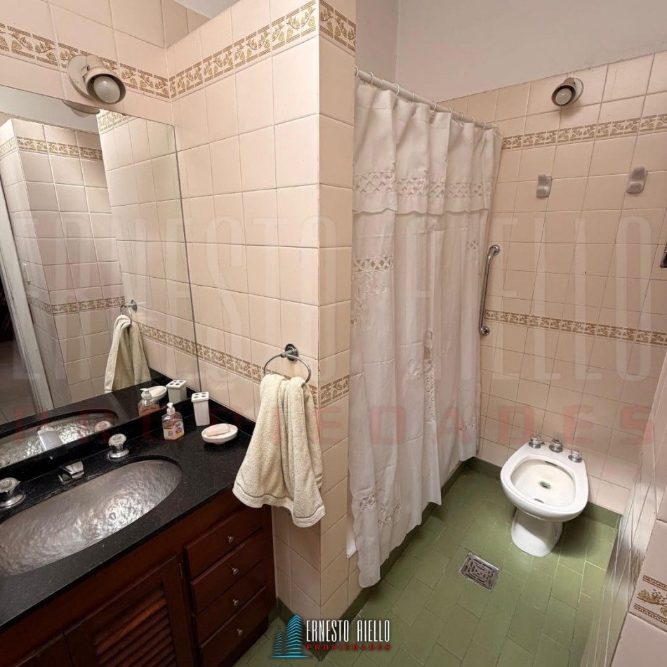 VENTA CASA IDEAL INVERSOR. SARMIENTO N° 988. MEDIDAS 9 DE FRENTE POR 28.27 DE FONDO. QUILMES CENTRO