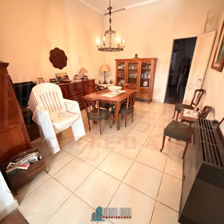 VENTA CASA IDEAL INVERSOR. SARMIENTO N° 988. MEDIDAS 9 DE FRENTE POR 28.27 DE FONDO. QUILMES CENTRO