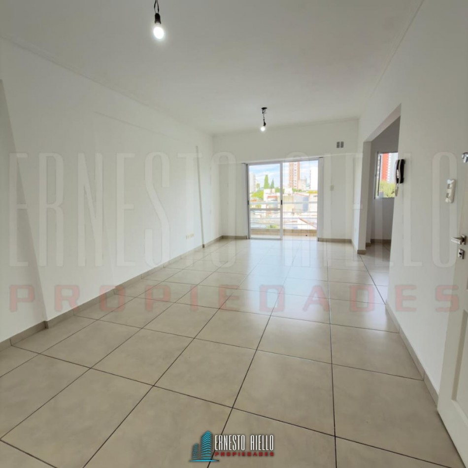 ¡VENTA DEPARTAMENTO 2 AMB. OPORTUNIDAD EN WILDE CENTRO!