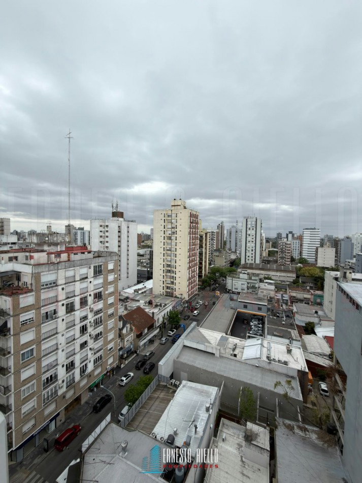 VENTA DEPARTAMENTO DE DOS AMBIENTES CON INCREIBLES VISTAS EN QUILMES CENTRO.