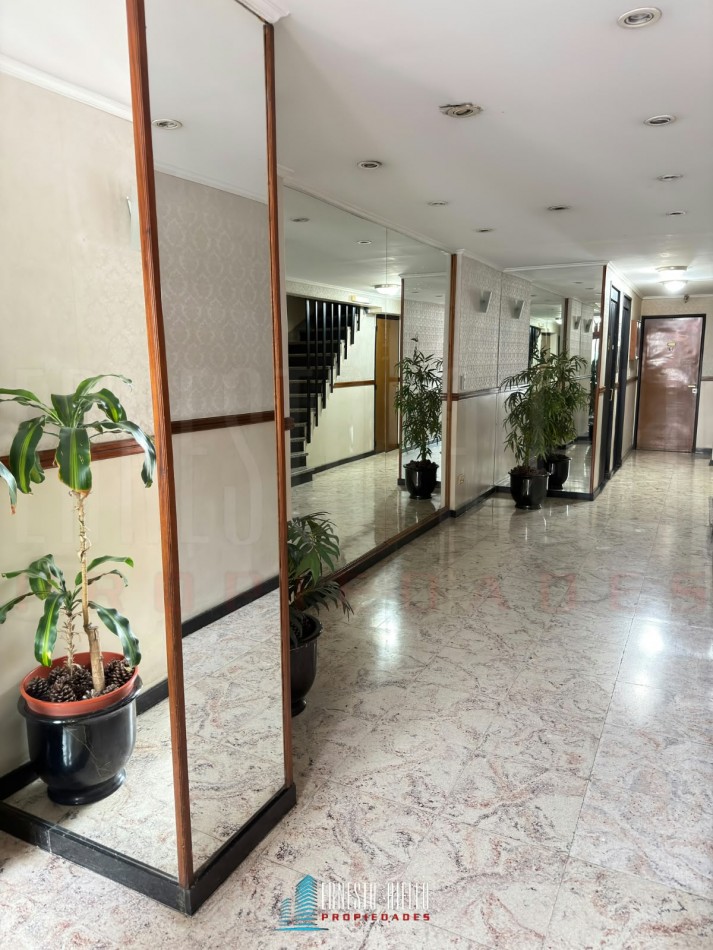VENTA DEPARTAMENTO DE DOS AMBIENTES CON INCREIBLES VISTAS EN QUILMES CENTRO.