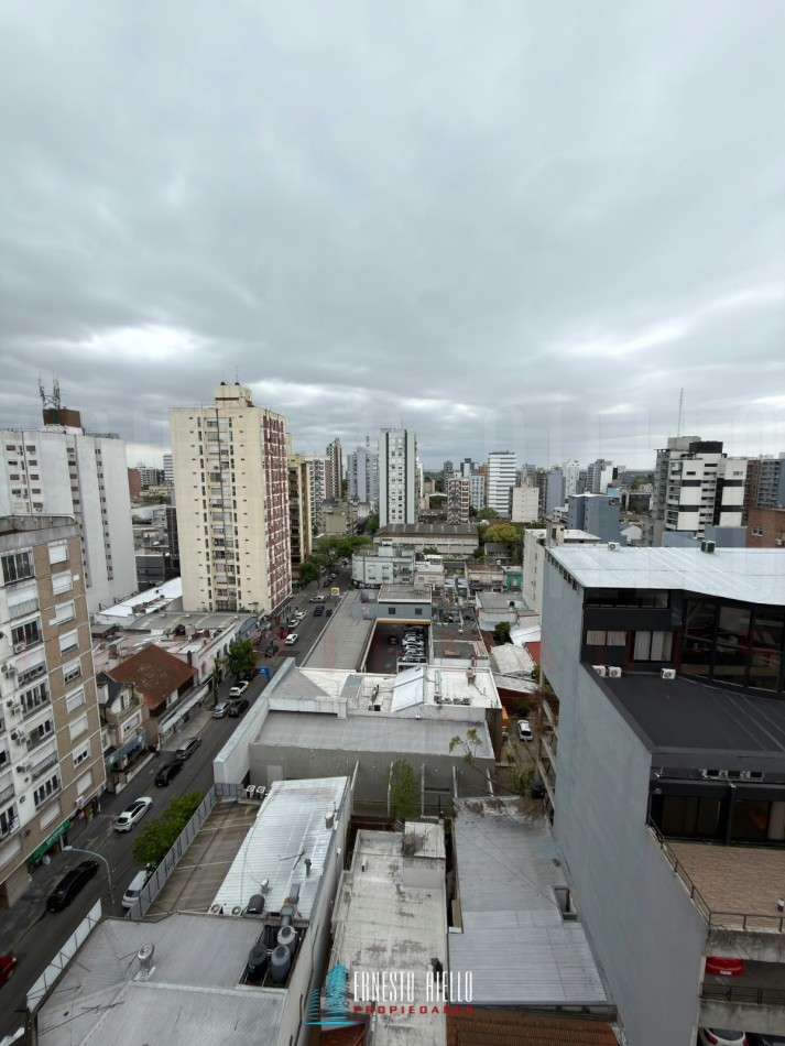 VENTA DEPARTAMENTO DE DOS AMBIENTES CON INCREIBLES VISTAS EN QUILMES CENTRO.
