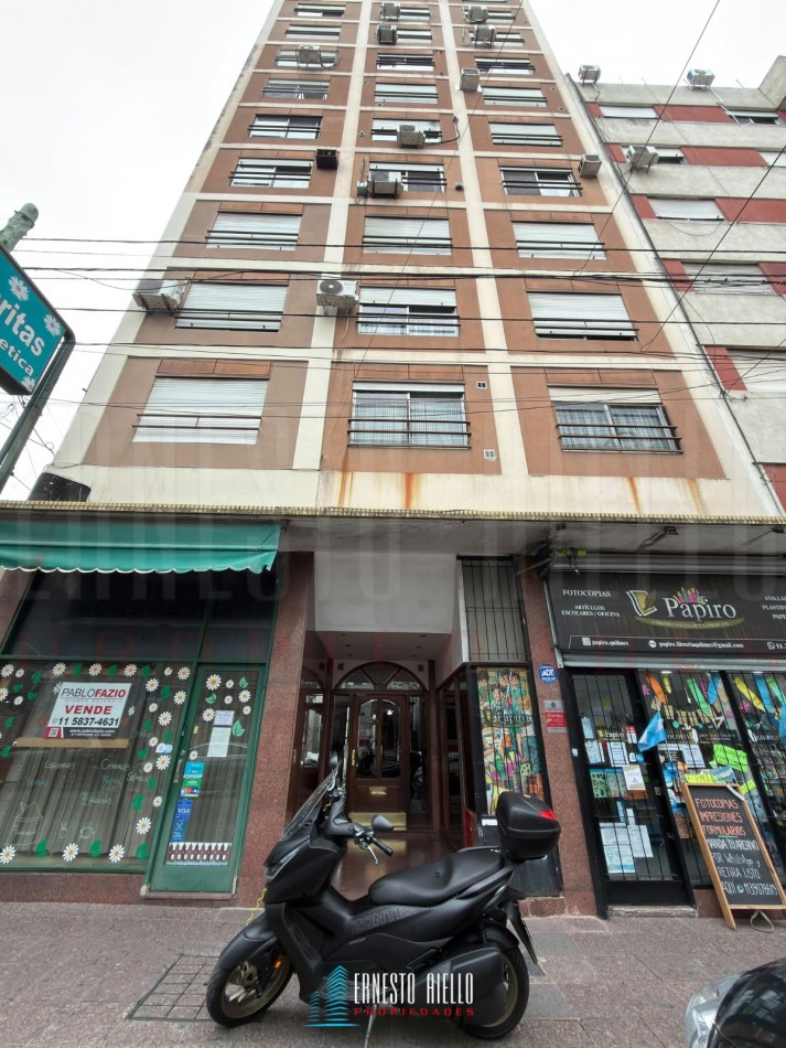 VENTA DEPARTAMENTO DE DOS AMBIENTES CON INCREIBLES VISTAS EN QUILMES CENTRO.