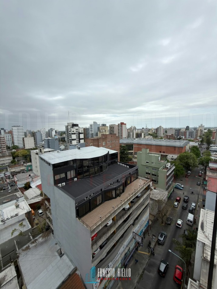 VENTA DEPARTAMENTO DE DOS AMBIENTES CON INCREIBLES VISTAS EN QUILMES CENTRO.