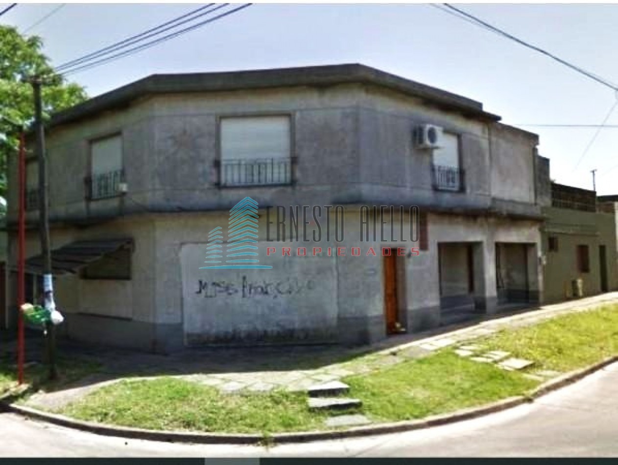  Casa en Venta 4 Ambientes con Local- Inmuebles para Desarrollos o Emprendimiento