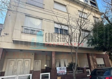 VENTA DEPARTAMENTO 3 AMBIENTES, CON PATIO, PRIMER PISO POR ESCALERA (1C) AL CONTRAFRENTE. 