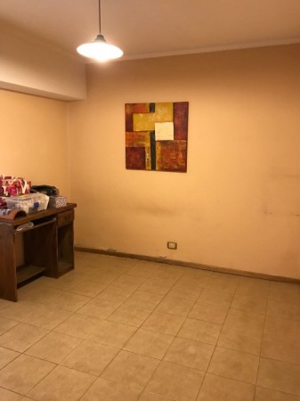 VENTA PRECIOSA CASA DE 4 AMBIENTES. QUILMES OESTE