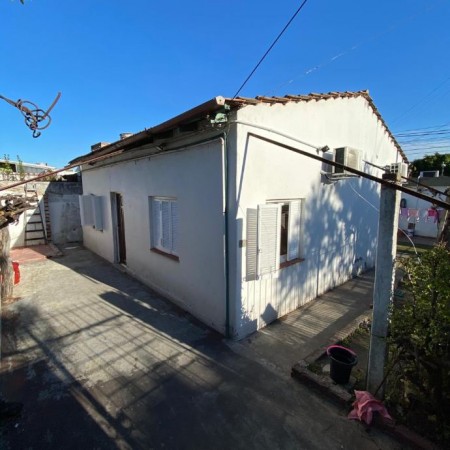 VENTA CASA 3 AMB. OPORTUNIDAD. EZPELETA