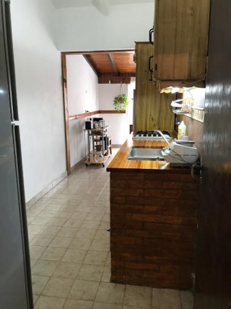 VENTA CASA DE 4 AMB REFACCIONADA. QUILMES O.