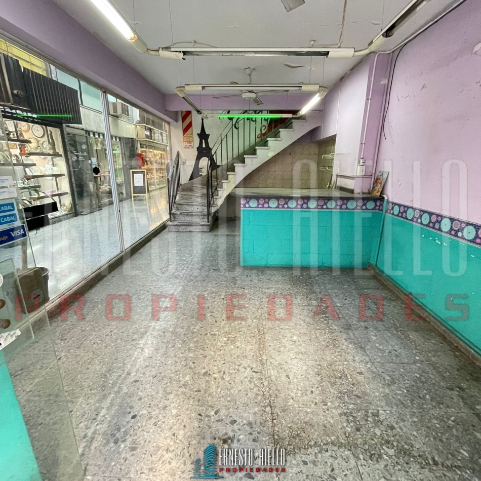 ALQUILER LOCAL COMERCIAL CALLE MORENO, QUILMES CENTRO.