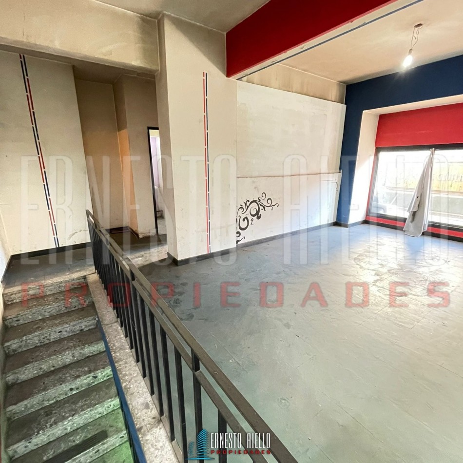 ALQUILER LOCAL COMERCIAL CALLE MORENO, QUILMES CENTRO.