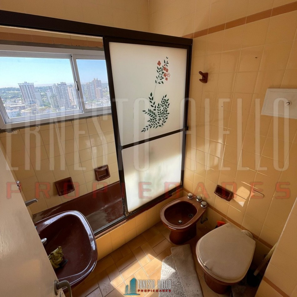 Alquiler amplio departamento 2 ambientes, Quilmes Centro.