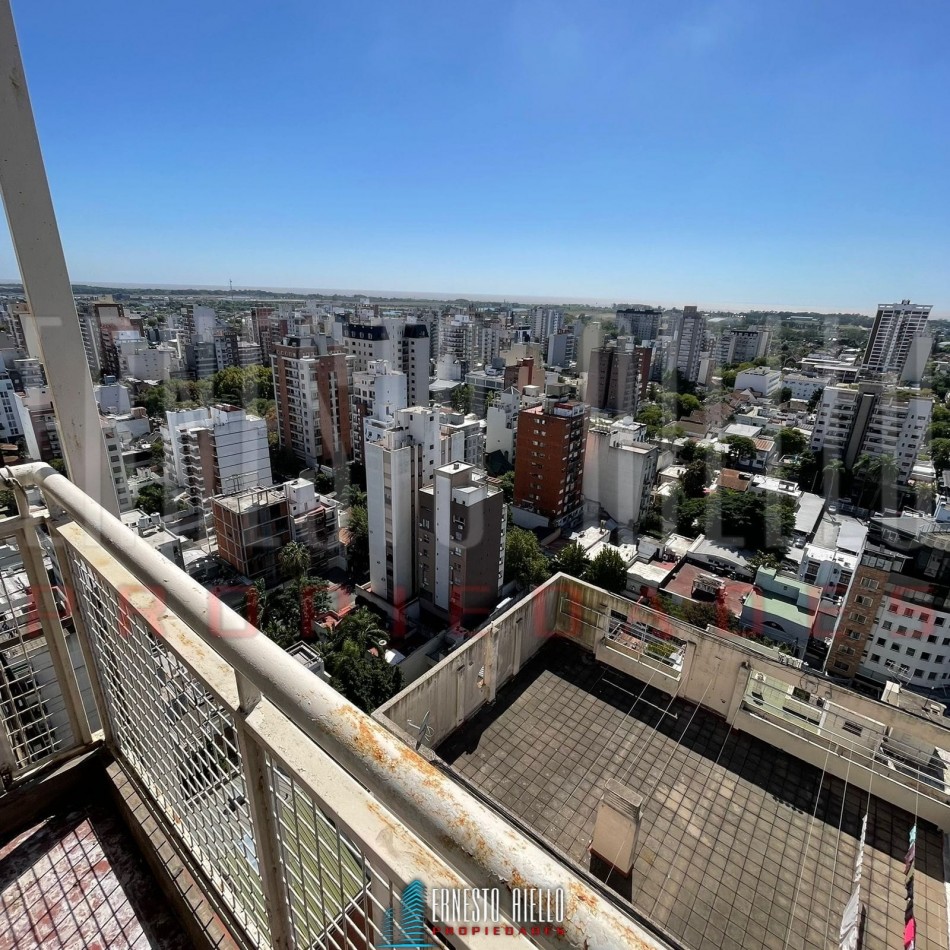 Alquiler amplio departamento 2 ambientes, Quilmes Centro.
