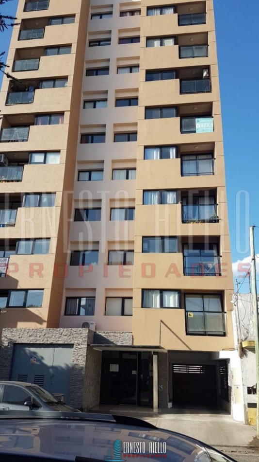 VENTA AMPLIO DEPTO 2 AMBIENTES EN MAR DEL PLATA, ZONA COMERCIAL