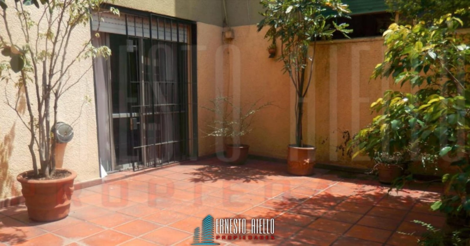 VENTA DEPARTAMENTO 4 AMBIENTES CON PATIO, QUILMES CENTRO.