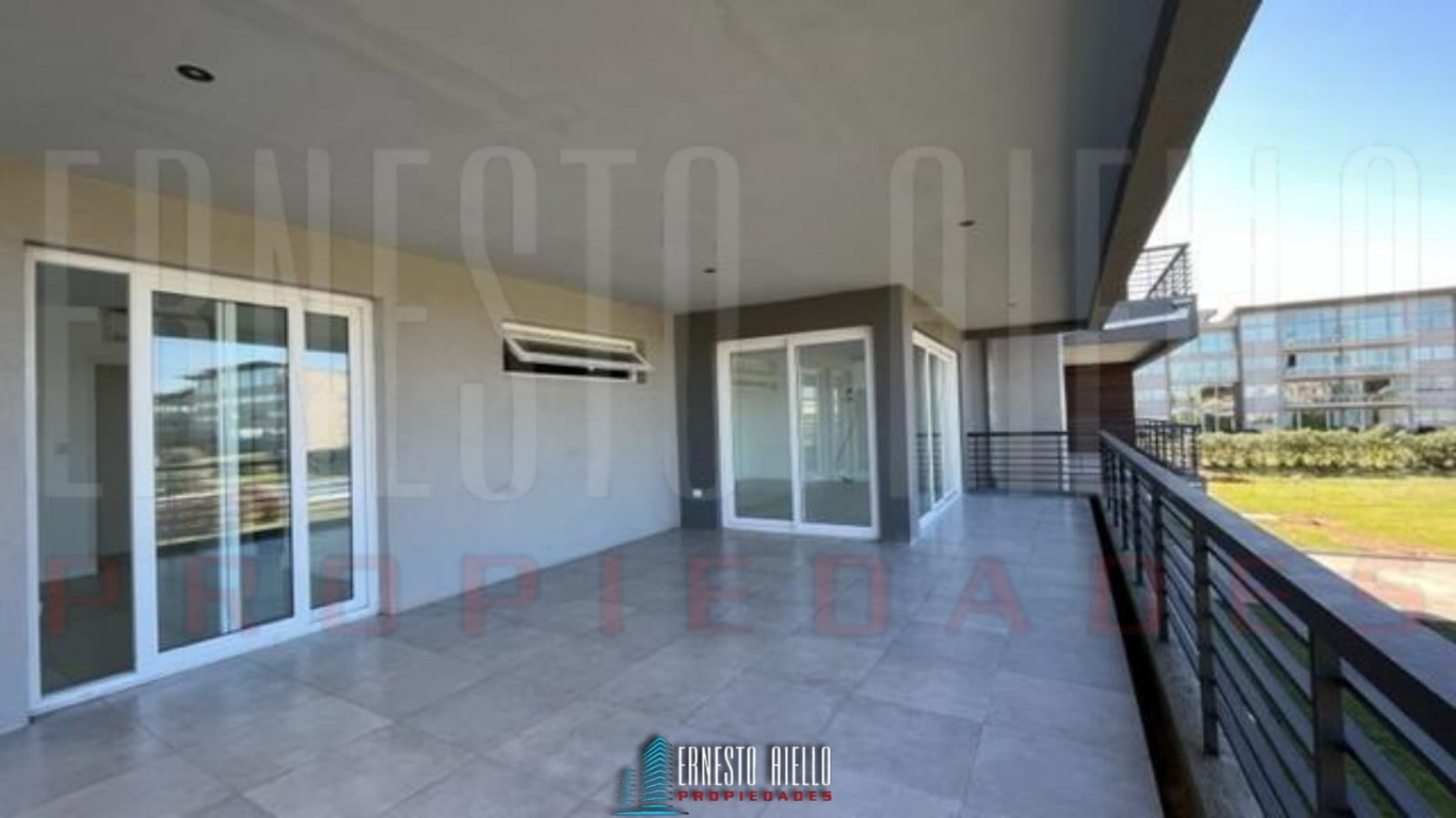 VENTA DEPARTAMENTO  4 AMBIENTES, GREENVILLE.