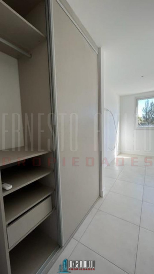 VENTA DEPARTAMENTO  4 AMBIENTES, GREENVILLE.