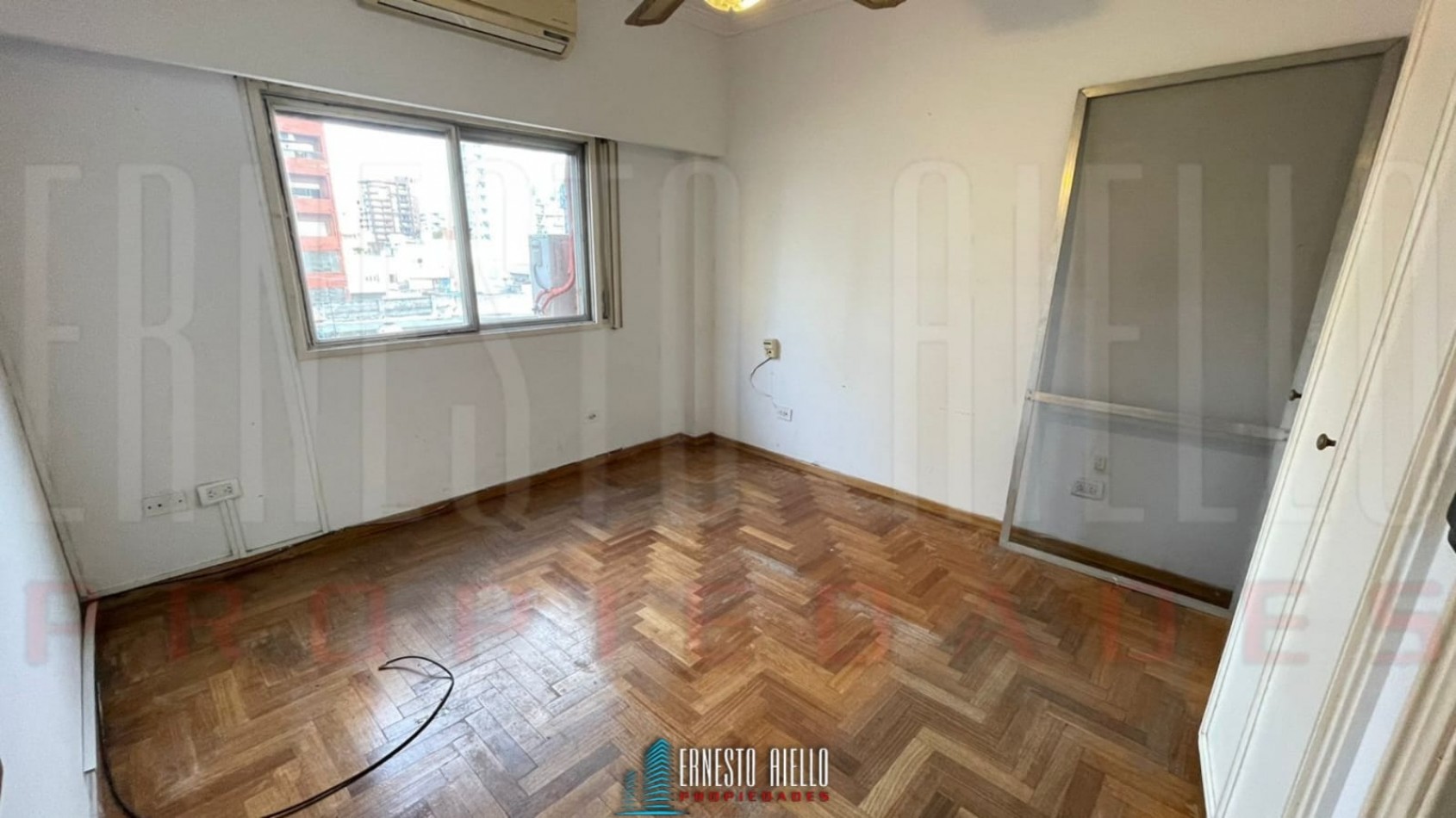 OPORTUNIDAD! VENTA DEPARTAMENTO 2 AMBIENTES CON COCHERA Y BALCON, QUILMES CENTRO