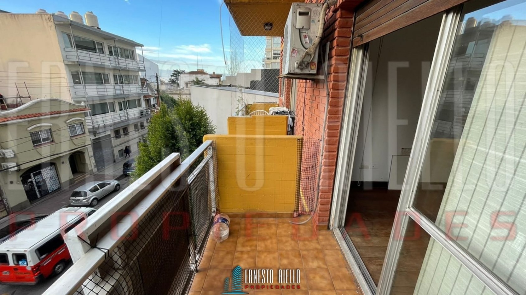 OPORTUNIDAD! VENTA DEPARTAMENTO 2 AMBIENTES CON COCHERA Y BALCON, QUILMES CENTRO