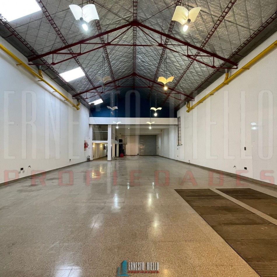 ALQUILER EXCELENTE GALPON/GARAGE UNIDAD FUNCIONAL EN PLANTA BAJA, QUILMES OESTE.