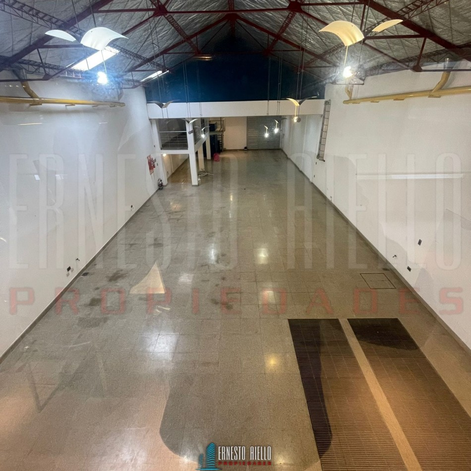 ALQUILER EXCELENTE GALPON/GARAGE UNIDAD FUNCIONAL EN PLANTA BAJA, QUILMES OESTE.