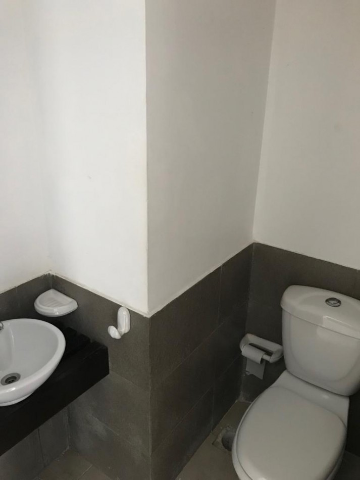 ALQUILER DEPARTAMENTO 3 AMBIENTES CON COCHERA Y PATIO