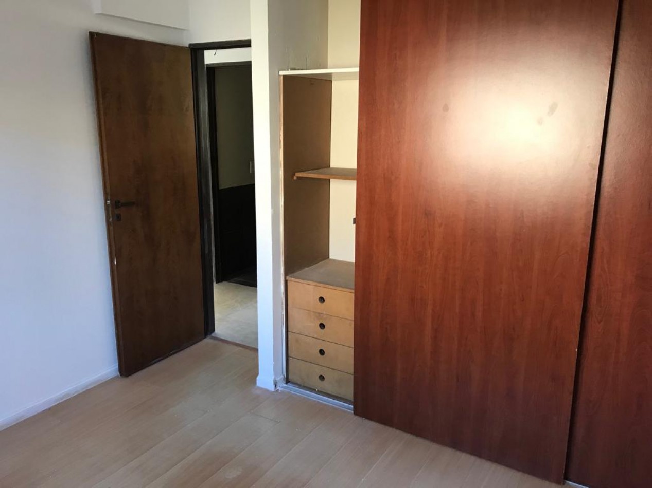 ALQUILER DEPARTAMENTO 3 AMBIENTES CON COCHERA Y PATIO