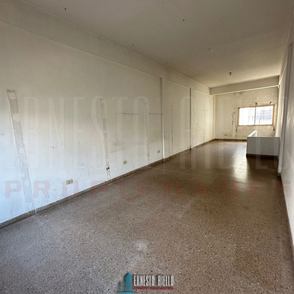 ALQUILER LOCAL COMERCIAL. BROWN N° 645. CENTRO DE QUILMES.