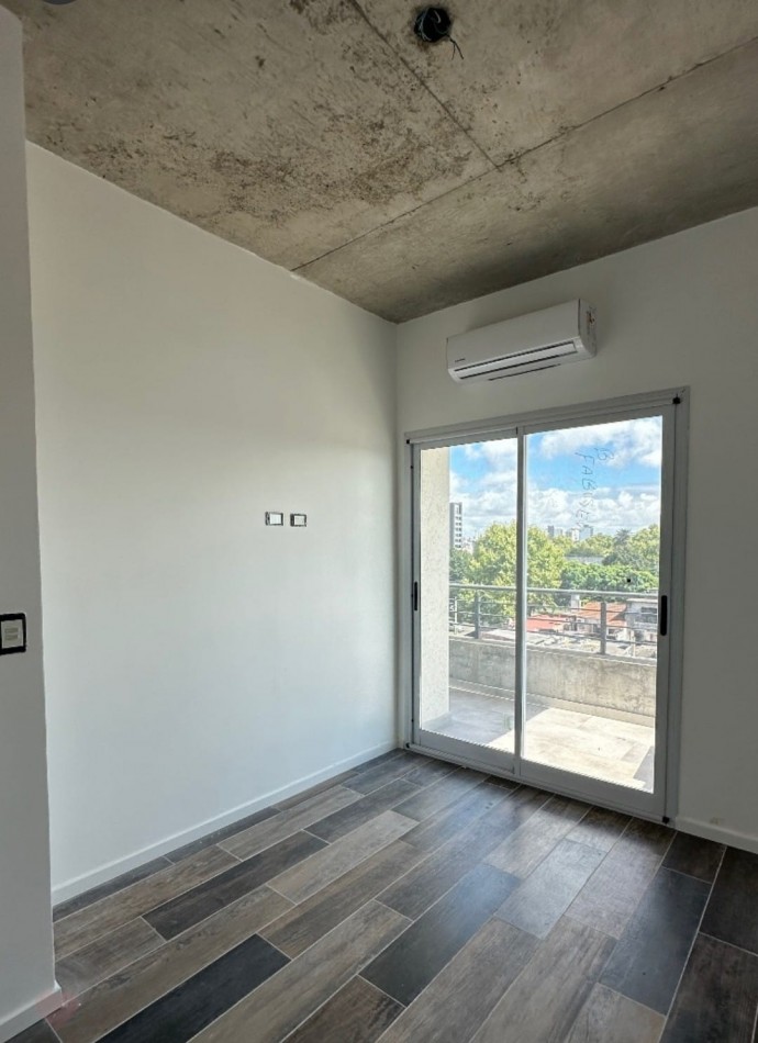 VENTA SEMIPISO DE 3 AMBIENTES. QUILMES OESTE.