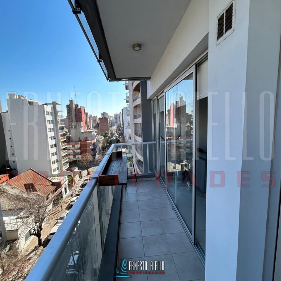 ALQUILER DEPARTAMENTO 2 AMBIENTES CON COCHERA DESCUBIERTA Y BALCON CON PARRILLA, QUILMES CENTRO.