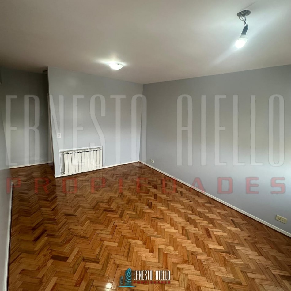 OPORTUNIDAD VENTA DPTO 3 AMBIENTES CON DOBLE CIRCULACION Y BAULERA, PISO 14, QUILMES CENTRO.