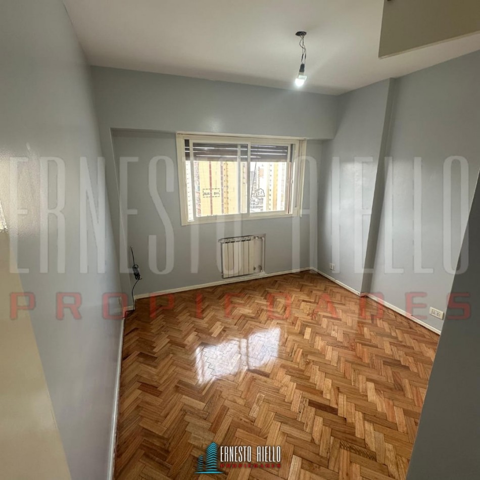 OPORTUNIDAD VENTA DPTO 3 AMBIENTES CON DOBLE CIRCULACION Y BAULERA, PISO 14, QUILMES CENTRO.