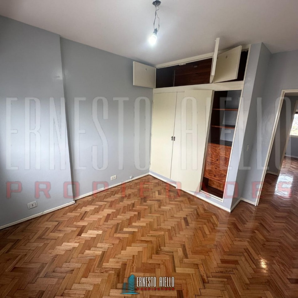 OPORTUNIDAD VENTA DPTO 3 AMBIENTES CON DOBLE CIRCULACION Y BAULERA, PISO 14, QUILMES CENTRO.