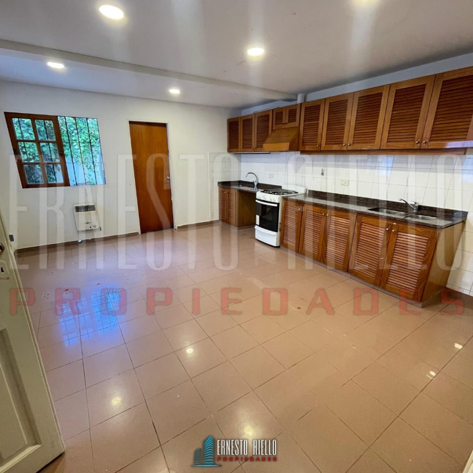ALQUILER CASA 3 AMBIENTES, APTA PROFESIONAL O VIVIENDA, QUILMES OESTE.