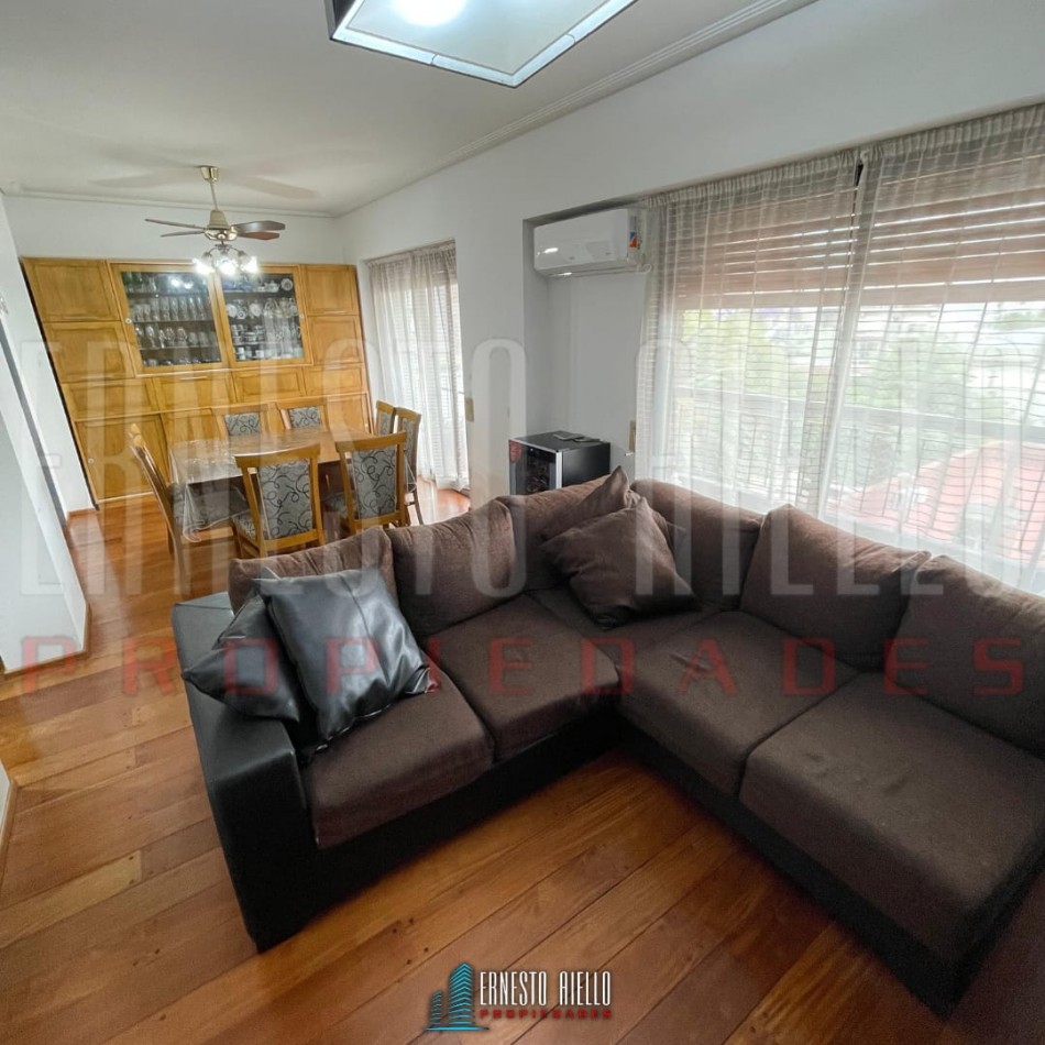 DEPARTAMENTO DE 4 AMBIENTES CON COCHERA Y BAULERA EN VENTA EN QUILMES CENTRO.