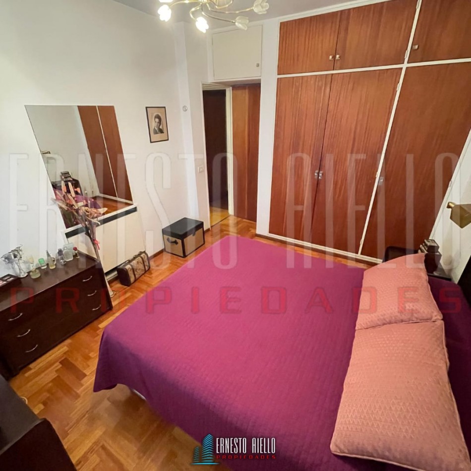 VENTA SEMIPISO 3 AMBIENTES CON COCHERA Y BALCON FRENTE A PLAZA CONESA, QUILMES CENTRO