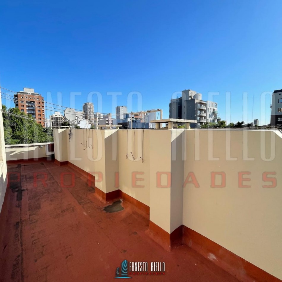 VENTA SEMIPISO 3 AMBIENTES CON COCHERA Y BALCON FRENTE A PLAZA CONESA, QUILMES CENTRO