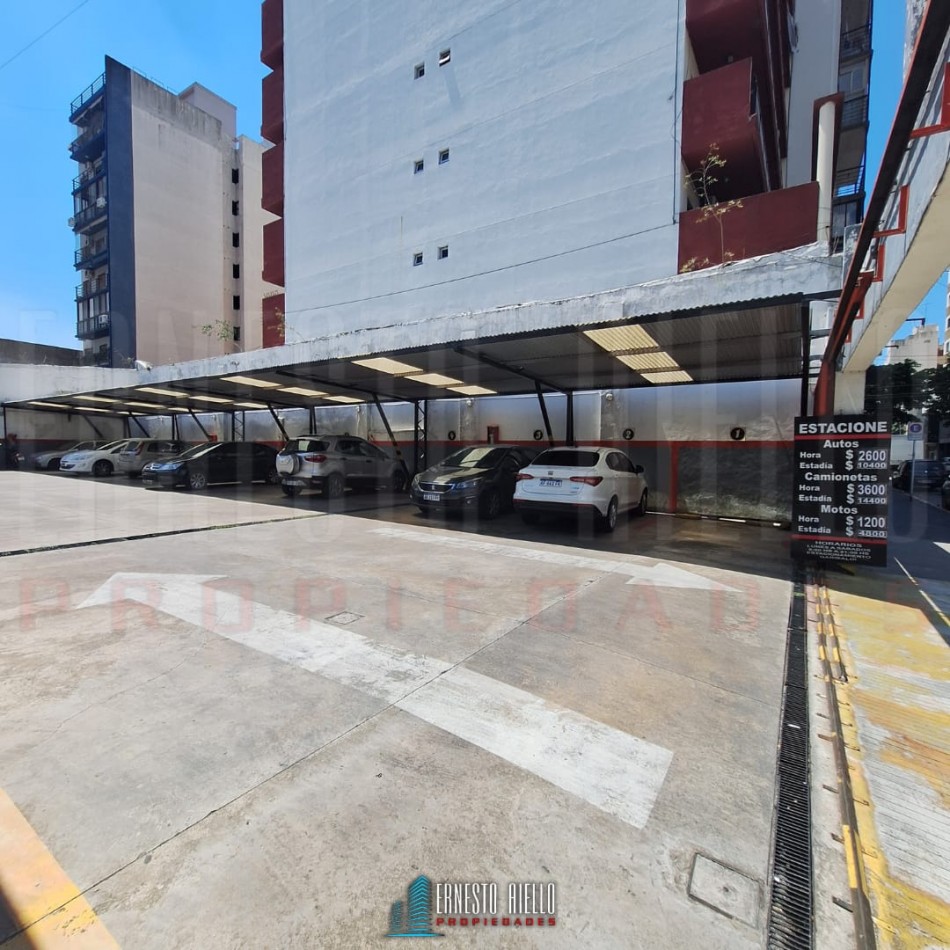 VENTA LOTE 17,32 X 30 MTS2 ACTUALMENTE ESTACIONAMIENTO Y LOCAL COMERCIAL A LA CALLE, QUILMES CENTRO.