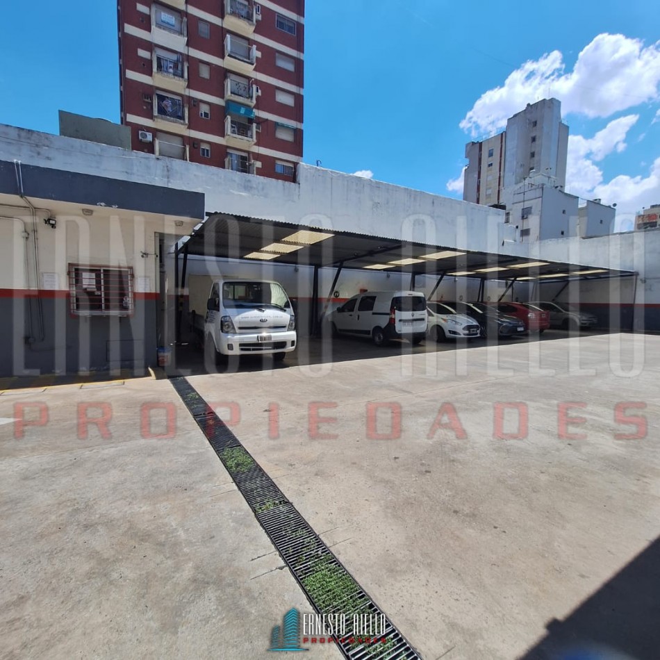 VENTA LOTE 17,32 X 30 MTS2 ACTUALMENTE ESTACIONAMIENTO Y LOCAL COMERCIAL A LA CALLE, QUILMES CENTRO.