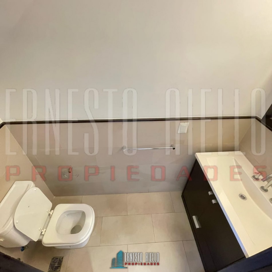 ALQUILER DEPARTAMENTO TIPO DUPLEX 4 AMBIENTES, CON 2 COCHERAS, PATIOS Y BALCON.