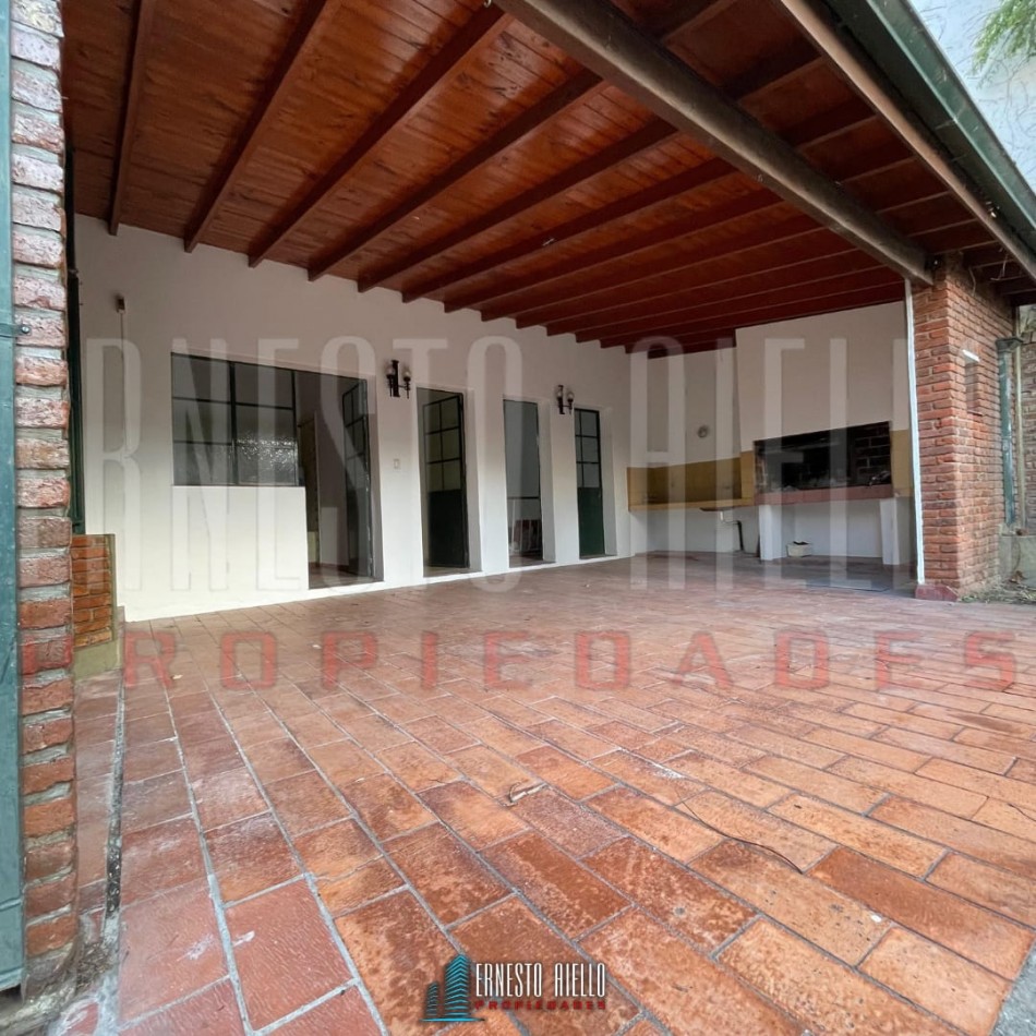 ALQUILER CASA 9 AMBIENTES USO VIVIENDA Y PROFESIONAL, QUILMES.