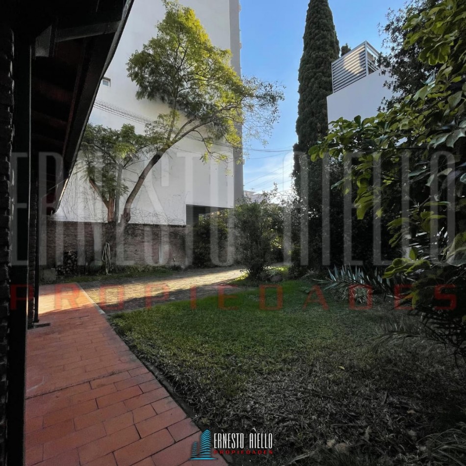 ALQUILER CASA 9 AMBIENTES USO VIVIENDA Y PROFESIONAL, QUILMES.