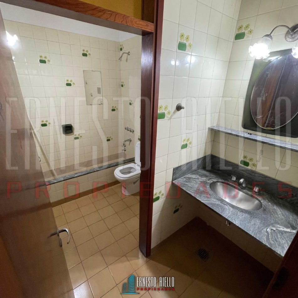 ALQUILER CASA 9 AMBIENTES USO VIVIENDA Y PROFESIONAL, QUILMES.