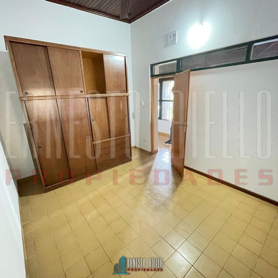 ALQUILER CASA 9 AMBIENTES USO VIVIENDA Y PROFESIONAL, QUILMES.