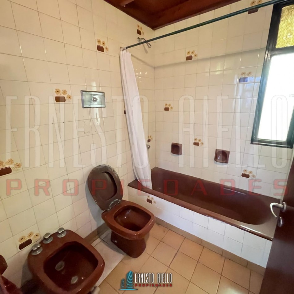 ALQUILER CASA 9 AMBIENTES USO VIVIENDA Y PROFESIONAL, QUILMES.